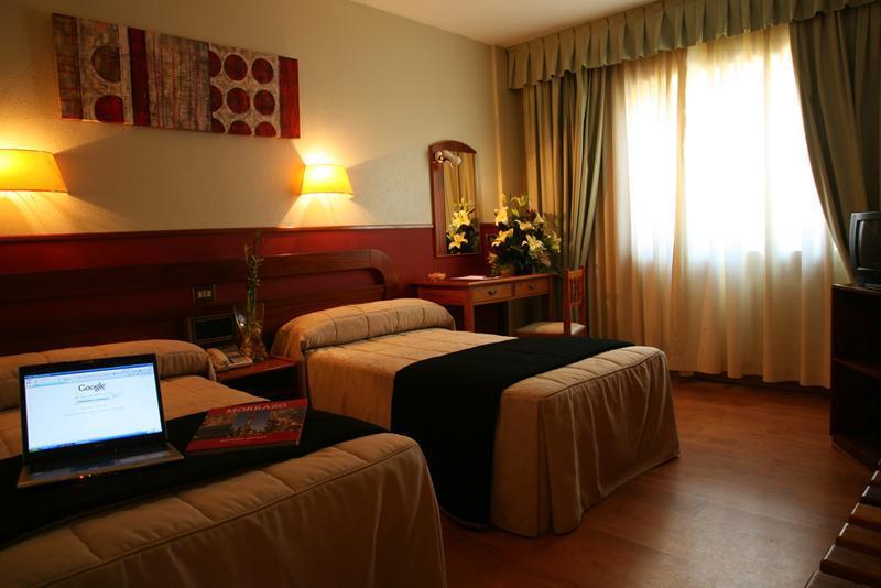 Hotel Airinos 3* 칸가스데모라조 외부 사진